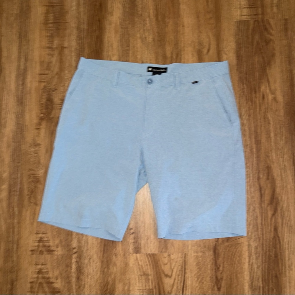 Travis Mathew Shorts Men's 38 Blue Beck Stretch Waist Performance Golf 10"
